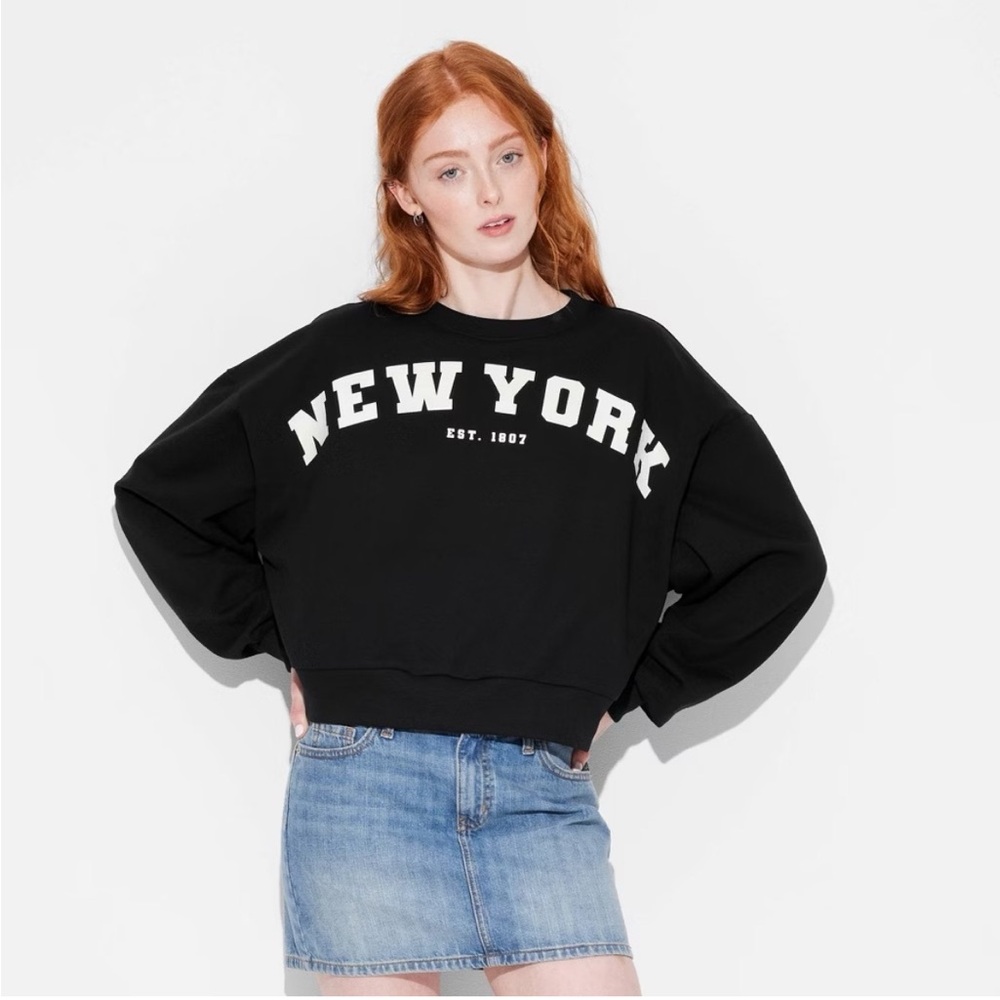 Modern Lux Black New York cropped Sweatshirt